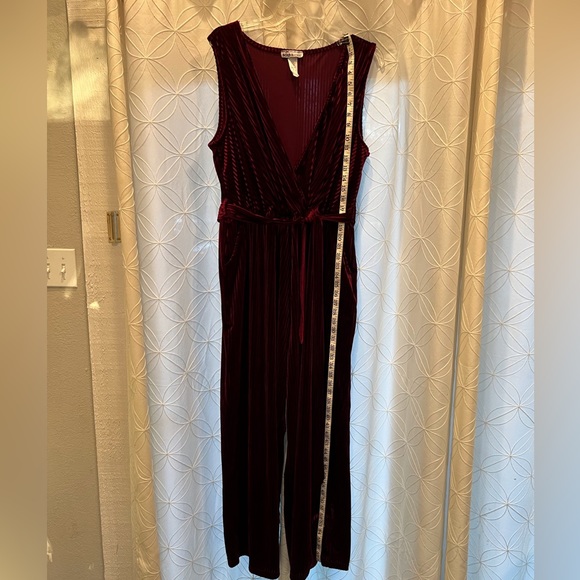 Bold & Chic sleeveless jumpsuit with pockets, size 3X - Picture 5 of 12